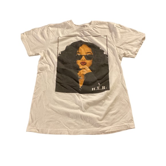 Pre-owned Great Condition H.E.R T-Shirt size Small - Picture 1 of 4